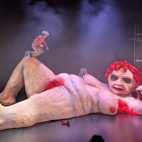 Skulptur "Nackte Oma"