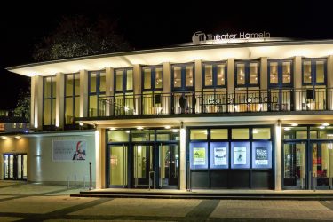 Theater-aussen-frontal1